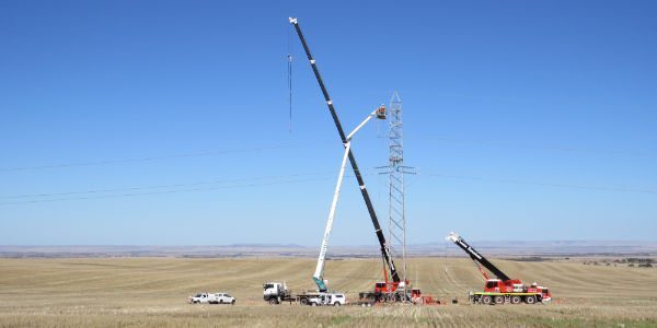 Mobile plant working in the vicinity of overhead powerlines